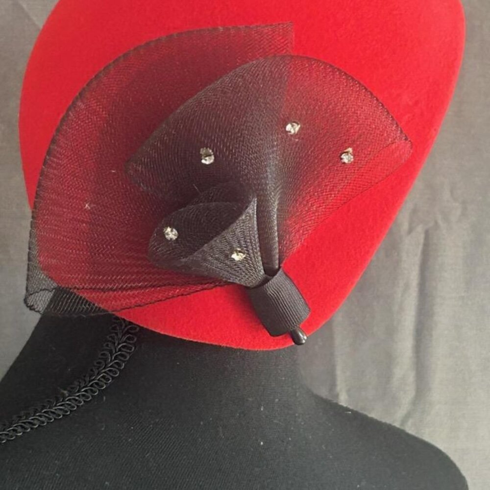 100% Wool Flapper-Style Cap - Picture 2 of 4